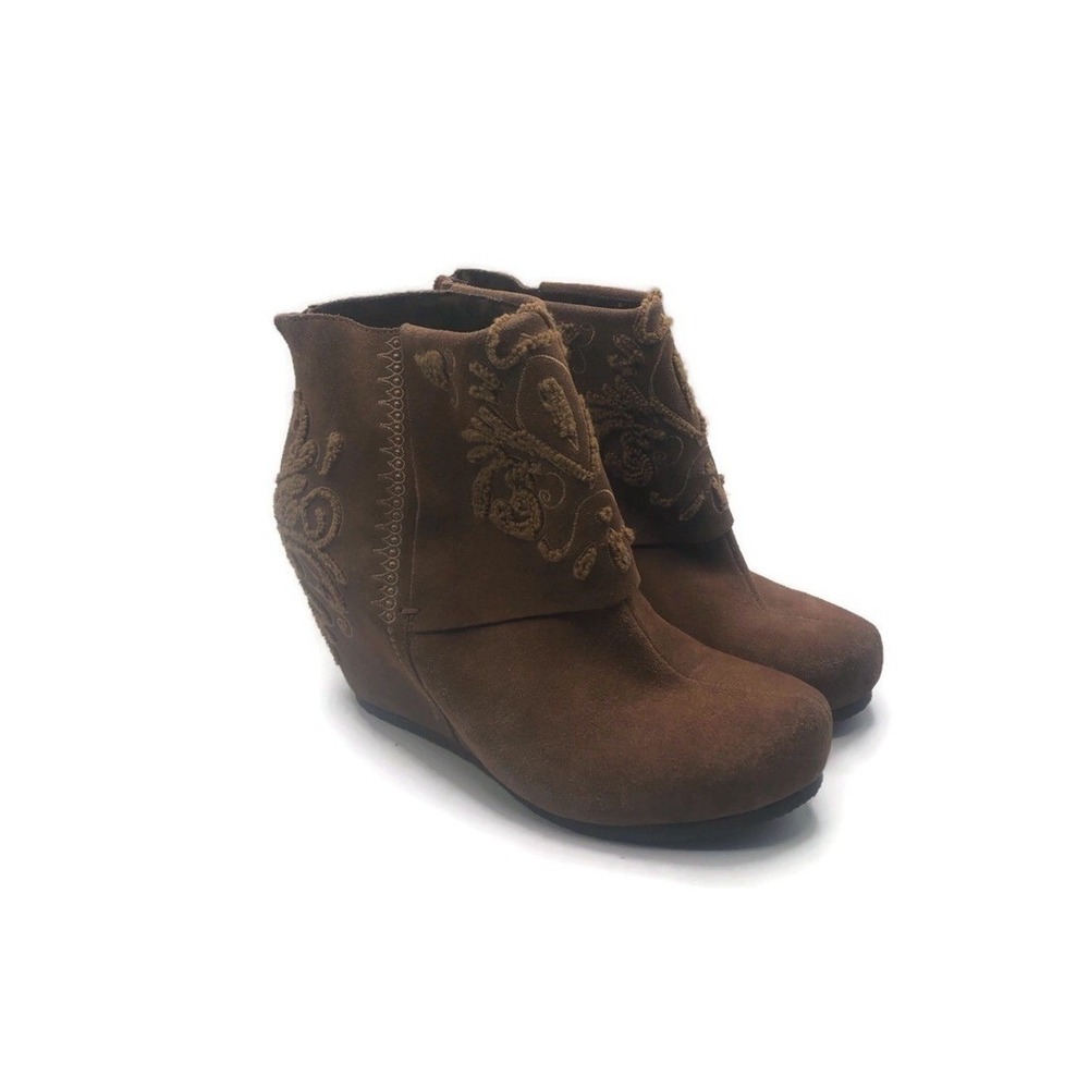 OTBT‎ Women's wedge ankle boots with embroidery brown suede, size 7.5.